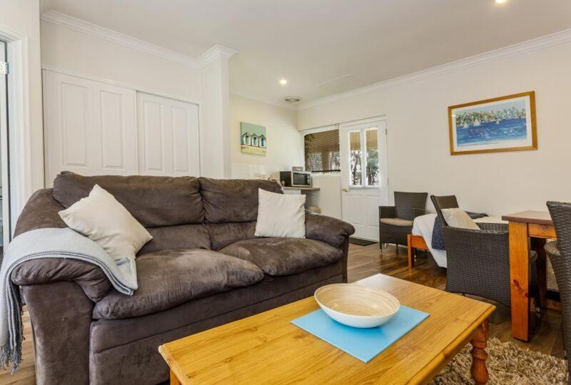 Inn The Tuarts Guest Lodge Busselton Accommodation - Adults Only Zewnętrze zdjęcie