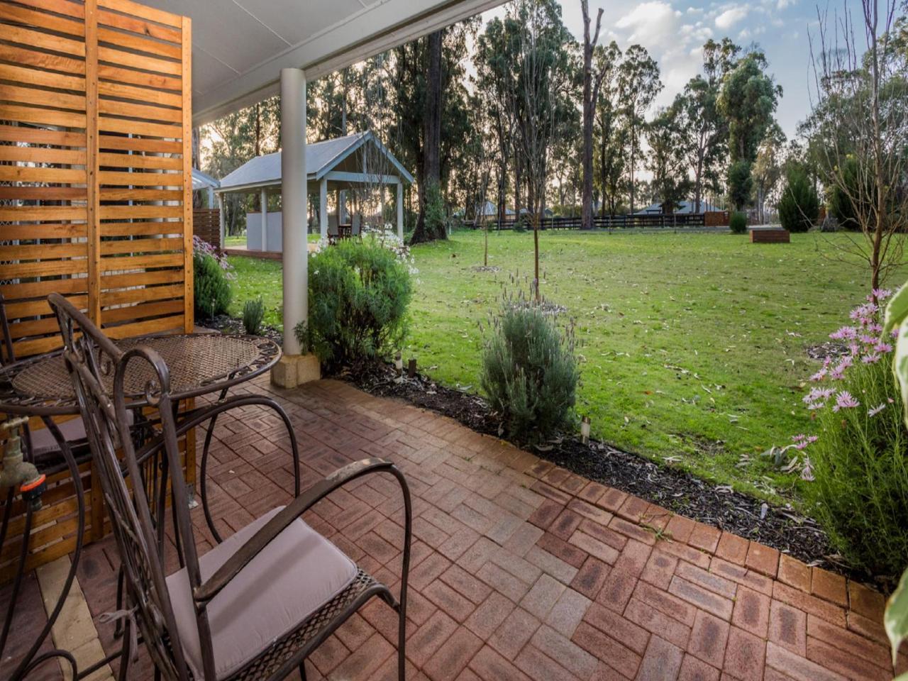 Inn The Tuarts Guest Lodge Busselton Accommodation - Adults Only Zewnętrze zdjęcie