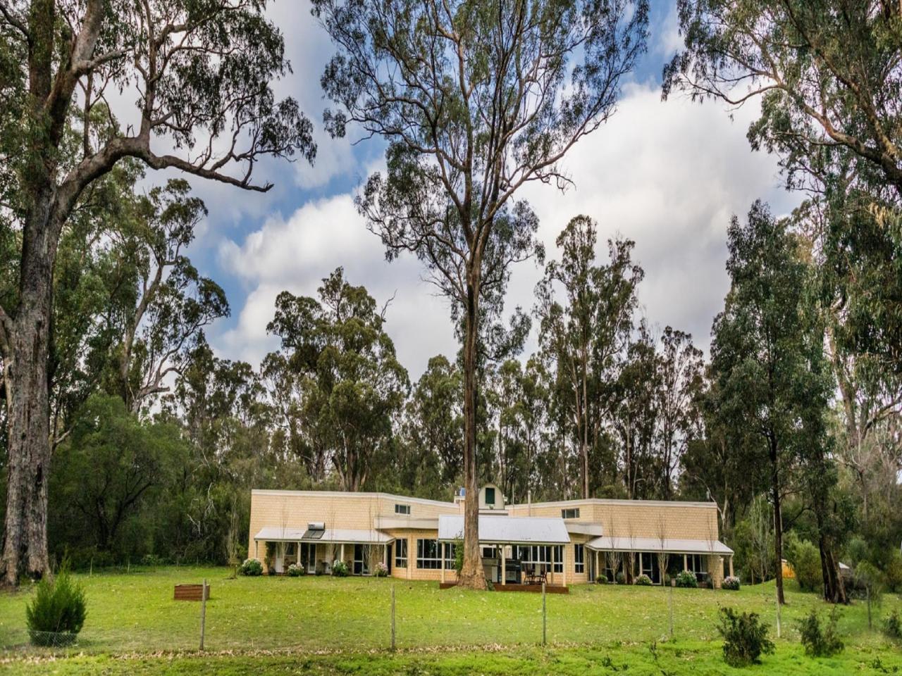 Inn The Tuarts Guest Lodge Busselton Accommodation - Adults Only Zewnętrze zdjęcie