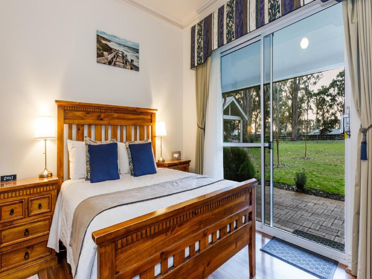 Inn The Tuarts Guest Lodge Busselton Accommodation - Adults Only Zewnętrze zdjęcie